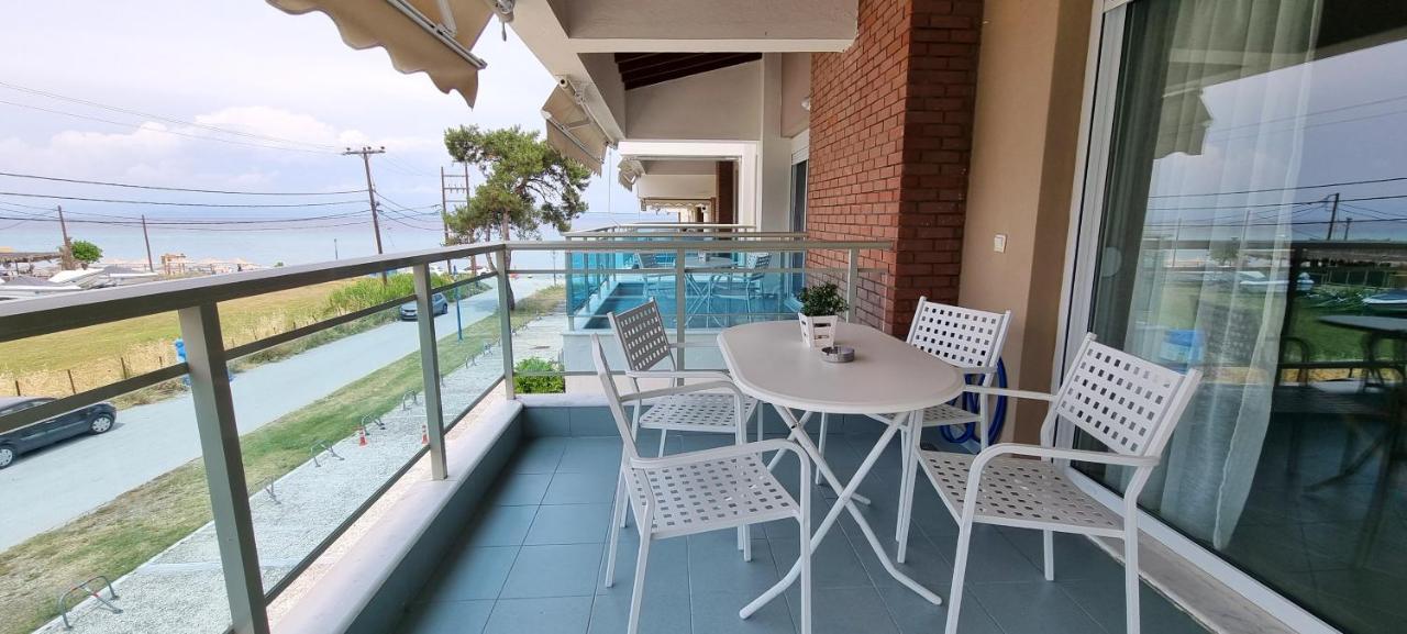 Bungalow White Apartments Polychrono Exterior foto